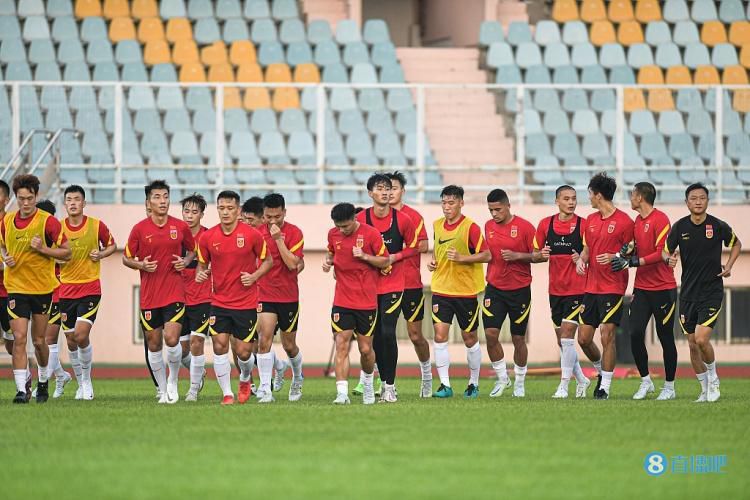 下半场补时3分钟，拜仁3-0斯图加特。